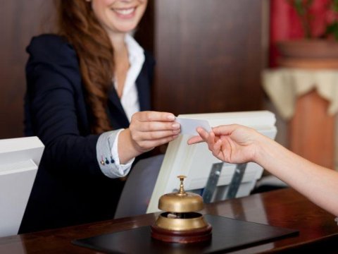 Hotellərdə gecələmələrin sayı artıb