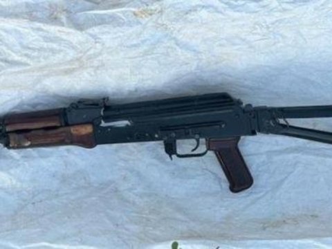 Məhkumun gizlətdiyi “Kalaşnikov” tapıldı