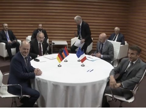 Qərb sülhə qarşı