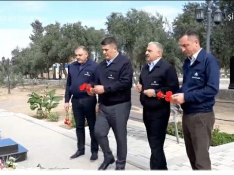 Salyan Regional qaz istismarı İdarəsinin rəhbərliyi şəhid ailəsini ziyarət etdi - VİDEO