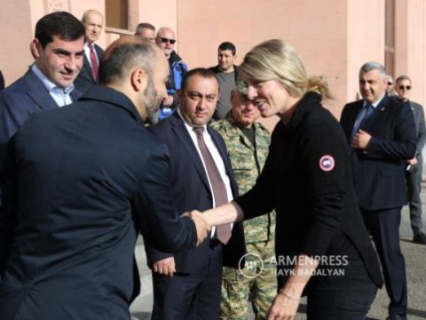 Kanadanın xarici işlər naziri Ermənistan-Azərbaycan sərhədinə GƏLDİ