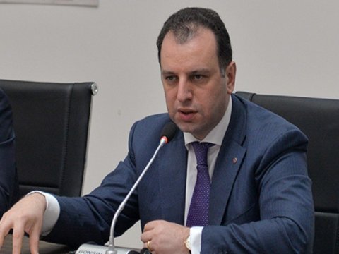 Ermənistanın sabiq müdafiə nazirinə qarşı yeni ittiham irəli sürüldü