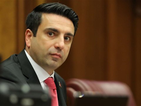 Simonyan erməni jurnalisti susdurdu: “Artsax sənin vətənindir?!”