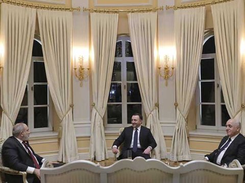 Qaribaşvili Əli Əsədov və Paşinyanla görüşündən YAZDI