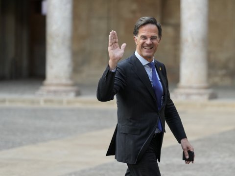 Baş nazir NATO rəhbəri olmaq istəyir