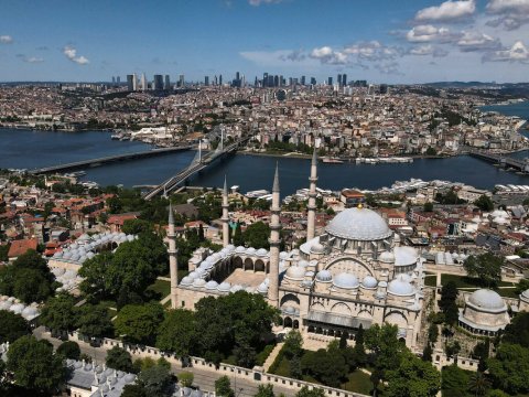 Türkiyədə yaşayış icazəsi üçün tələblər SƏRTLƏŞDİRİLDİ