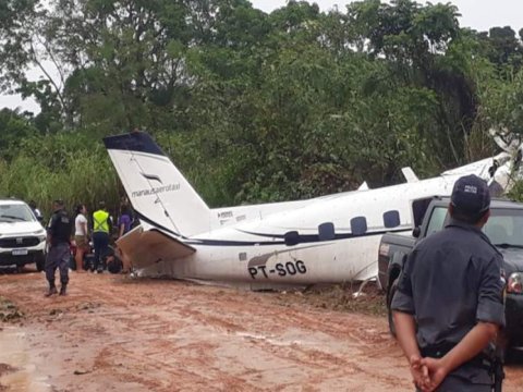 Təyyarə qəzası - 12 nəfər öldü