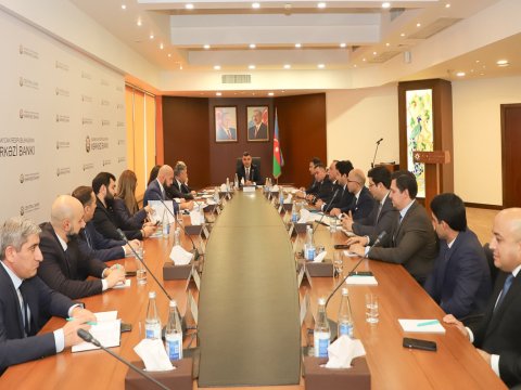 Mərkəzi Bankın sədri şirkət rəhbərləri ilə GÖRÜŞDÜ