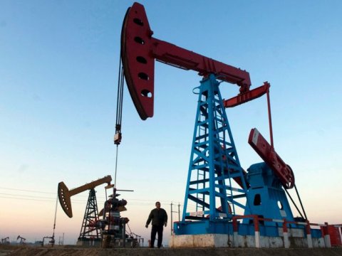 Azərbaycan nefti ucuzlaşmaqda davam edir
