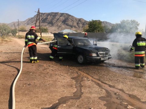 Sədərəkdə avtomobil yandı