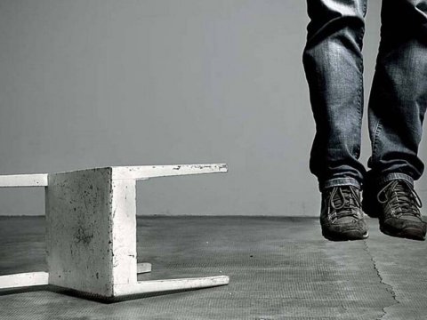 1 ay əvvəl evlənmişdi, özünü asdı