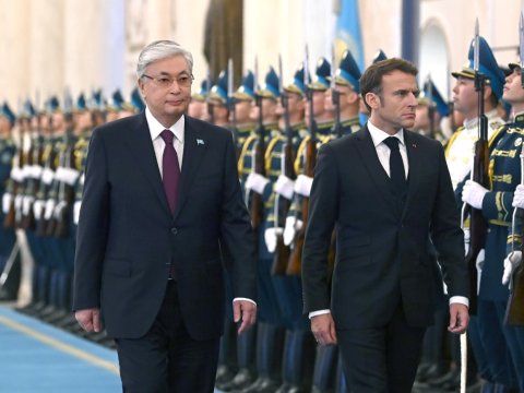 Makron Tokayevlə görüşdü - Astanadadır