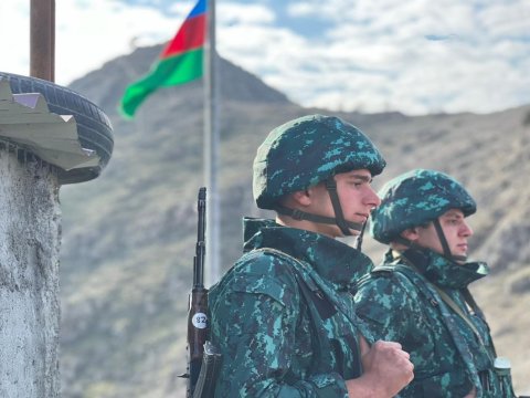 Axtarışda olan 381 nəfərin sərhədi keçməsinin qarşısı alınıb