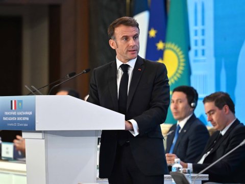 Makron Tokayevə TƏŞƏKKÜR ETDİ