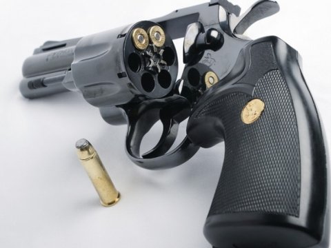 Tapança ilə qətl törədən şəxs polisə təslim oldu