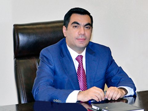 Əmək bazarına uyğunlaşmaq üçün təkcə bilik kifayət etmir - Rektor