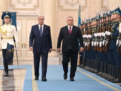 Makrondan sonra Orban Astanadadır - Tokayevlə görüşdü