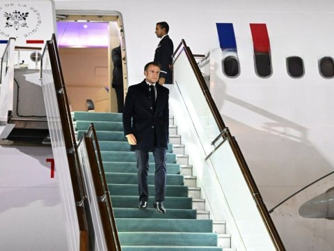 Makron Astanadan Səmərqəndə getdi - Mirziyoyevlə gəzdi (VİDEO)