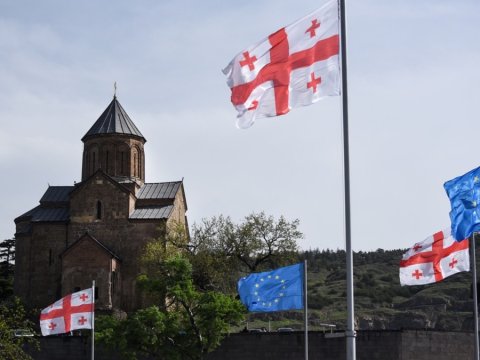 Gürcüstanın qadın deputatlarından Avrokomissiya rəhbərinə MÜRACİƏT