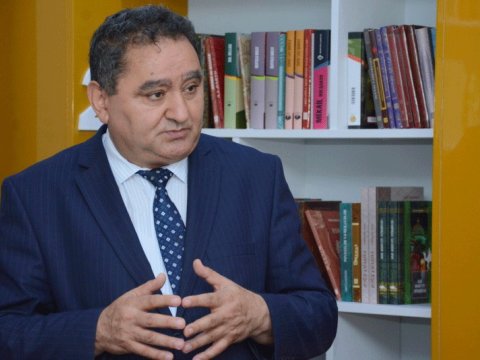 Universitetlər tələbələrin vəsaiti hesabına dolanırlar - Etibar Əliyev