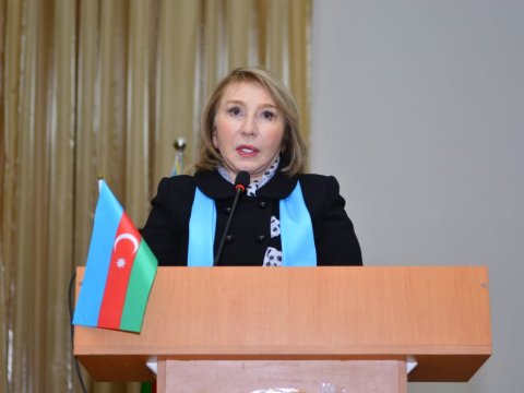 Deputat komitə sədrinin təklifinə qarşı ÇIXDI