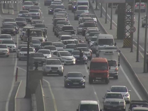 Bakıda qəza yolda tıxac yaratdı - FOTO