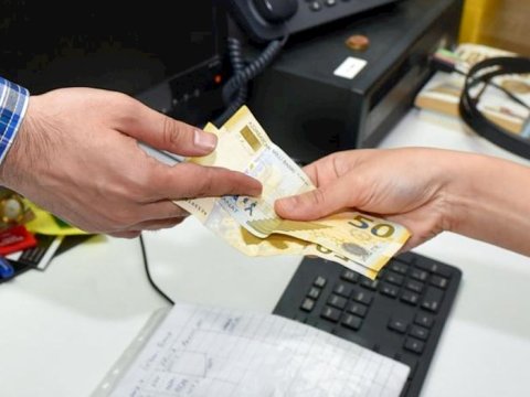 Sığorta ödənişi alan bütün işsizlərə uşağa görə əlavə veriləcək