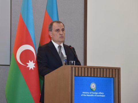 Rəsmi Bakı İrəvandan təkliflər gözləyir