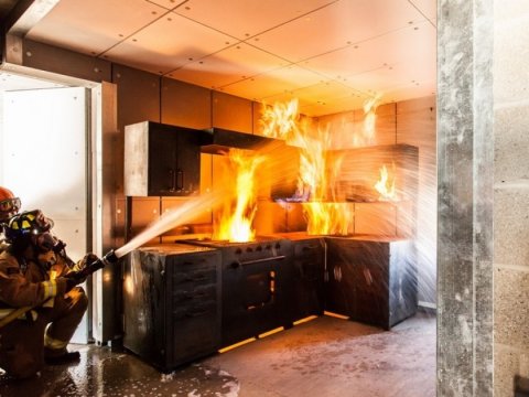 Sabirabadda evdə qaz partlayışı - Yaralanan var