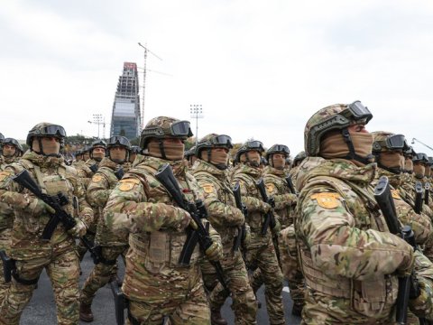 Hərbçilərin maaşı gələn il artırılacaq - DEPUTAT