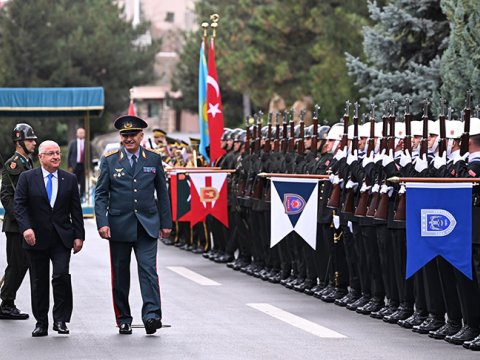 Güler qazaxıstanlı həmkarı ilə görüşdü