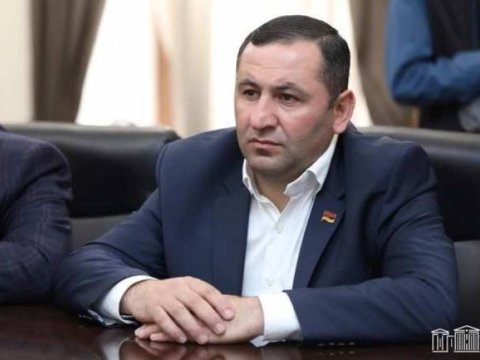 Ermənistanda deputat qəfildən öldü