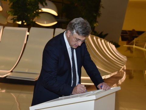 Xorvatiyanın Baş naziri Heydər Əliyev Mərkəzində - FOTOLAR