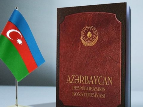 Konstitusiyanın əsas diqqət mərkəzində insan amili dayanır - Fərhad Abdullayev yazır...