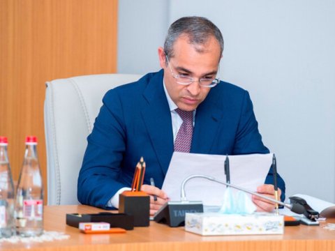 Büdcədə vergi daxilolmaları 14.5 mlrd. manatı ötüb