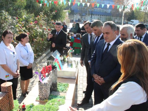 Goranboyda Zəfər Günü ilə bağlı rəsm sərgisi keçirilib - FOTOLAR