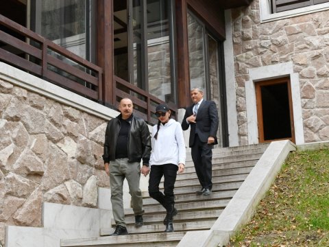 İlham Əliyev və xanımı İsa bulağında - FOTOLAR