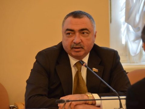 Deputata ağır itki üz verdi 