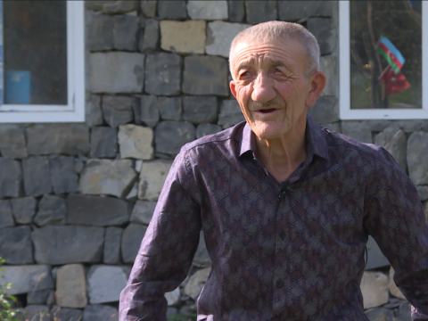 Pensiyasını orduya ianə edən Hikmət baba 70 yaşını Şuşada qeyd edib - FOTO