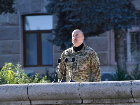 Hərbçilərimizin şücaəti qəhrəmanlıq dastanıdır - Prezident