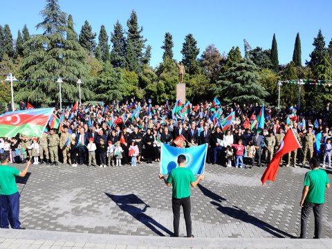 Naftalanda Zəfər günü böyük coşqu ilə qeyd edilib - FOTO