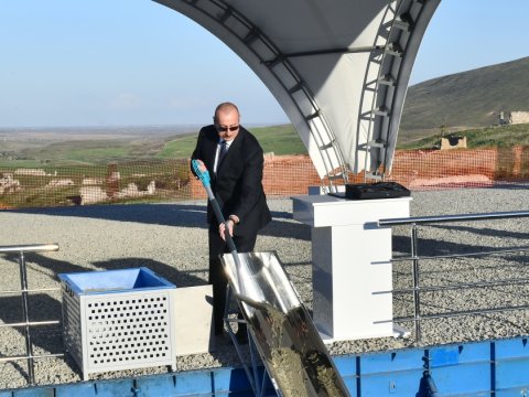 Füzulinin Qarğabazar kəndinin təməli qoyuldu - FOTO