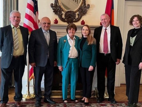 Erməni səfir Baronessa Koksa YALTAQLANDI