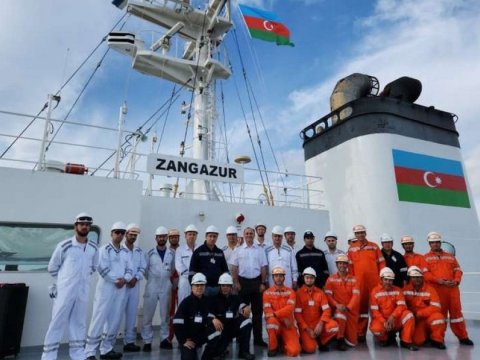 “Zəngəzur” tankerində Azərbaycan bayrağı qaldırıldı