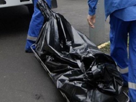 Dayanacaqda meyit tapıldı