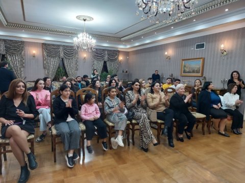 Azərbaycanlı şagirdlər Tbilisidə proqramla çıxış etdilər