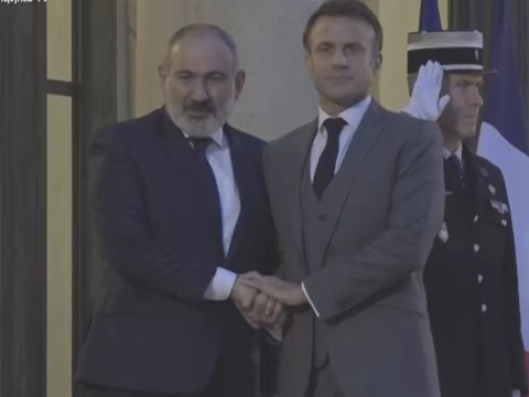 Paşinyan Makronla görüşdü