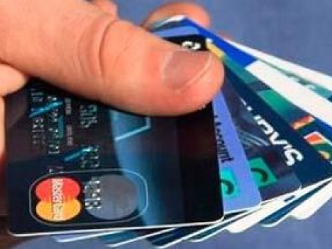Üç nəfərin bank kartından 1482 manat oğurlandı 