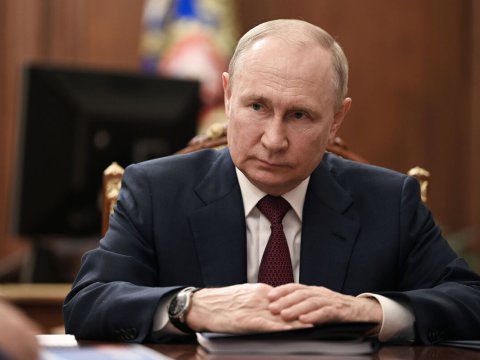 Putin Təhlükəsizlik Şurasını topladı