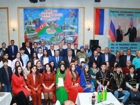 Rusiyanın müxtəlif şəhərlərində Zəfər Günü qeyd edilib - FOTOLAR